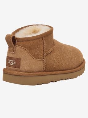 NEW in box! UGG Kids Classic Ultra Mini Chesnut Size 4
